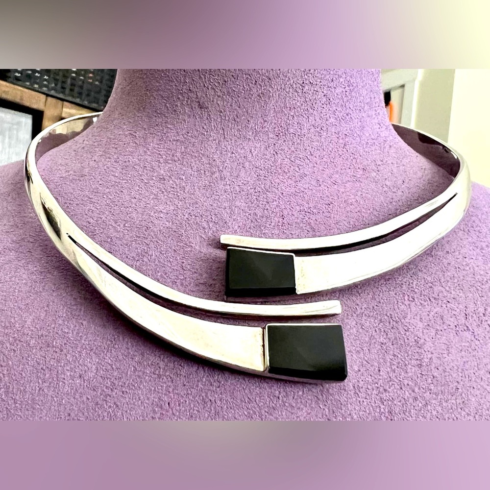 Vintage Sterling Silver Taxco Hinged Onyx Collar